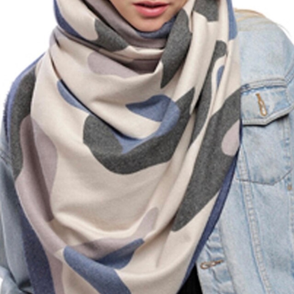 Cashmere blend scarf/wrap